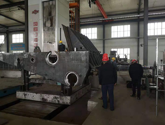 6000馬力廢鋼破碎生產(chǎn)線(xiàn)正在加緊生產(chǎn)中