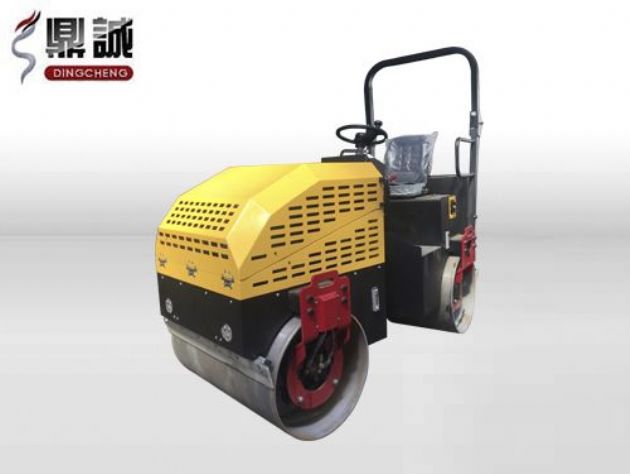 點(diǎn)擊查看詳細(xì)信息<br>標(biāo)題：2.5噸全液壓座駕式振動(dòng)壓路機(jī) 閱讀次數(shù)：14865