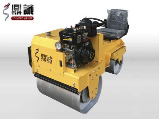 點(diǎn)擊查看詳細(xì)信息<br>標(biāo)題：DC850C座駕式壓路機(jī) 閱讀次數(shù)：15616